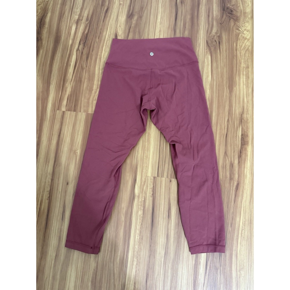Lululemon Women's Yoga Athletic Capri Leggings Size Medium Pink Align High Rise